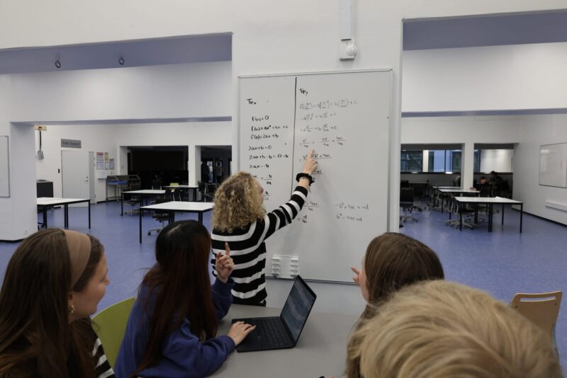 945A9393